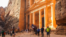 es lebten zu der Zeit  30 - 40.000 Menschen in PETRA